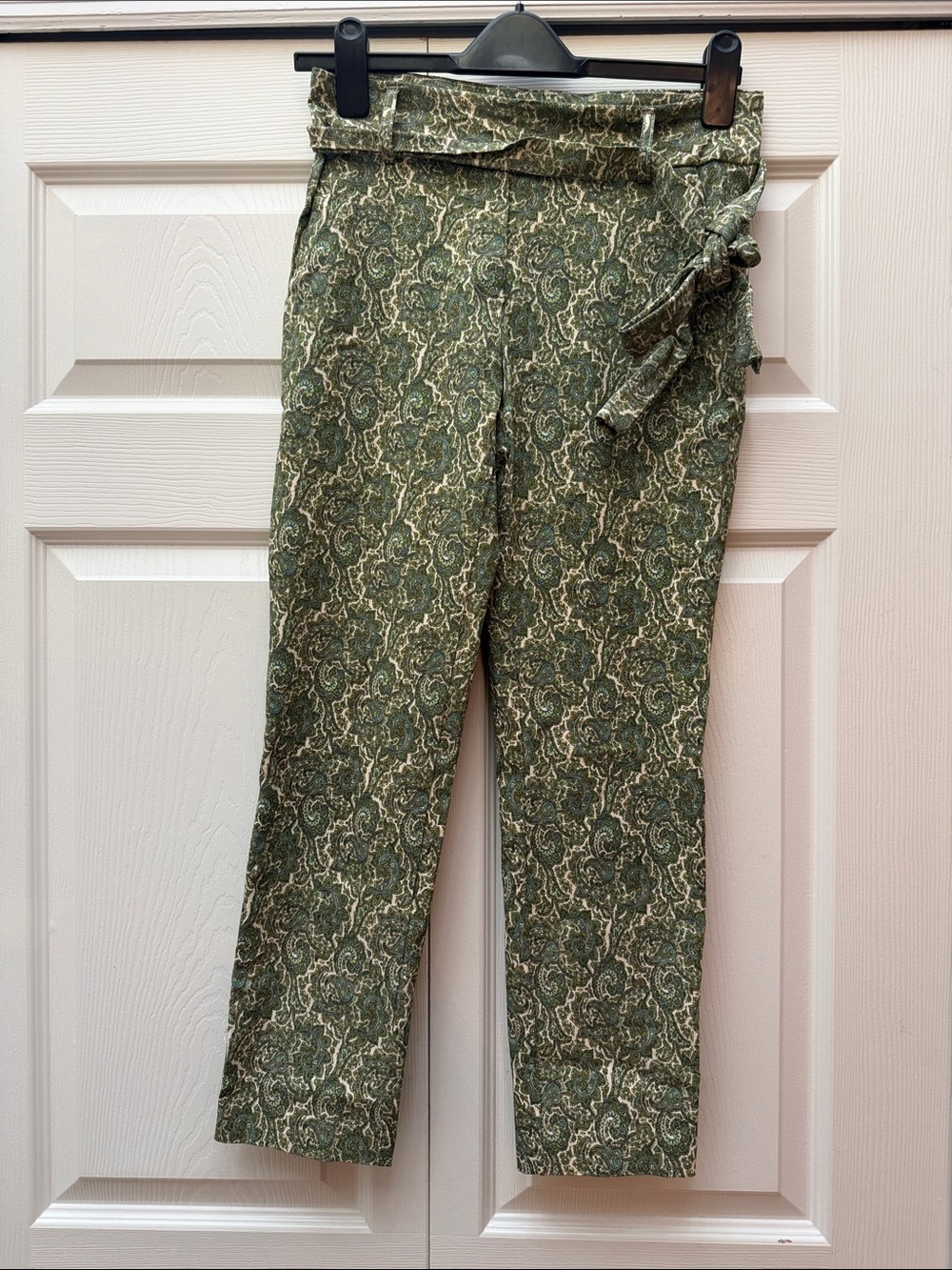 Jules & Leopold Olive Green Paisley Tie-Waist Cropped Pants